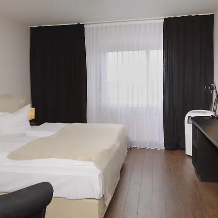 Tryp By Wyndham Airport 3* Бремен