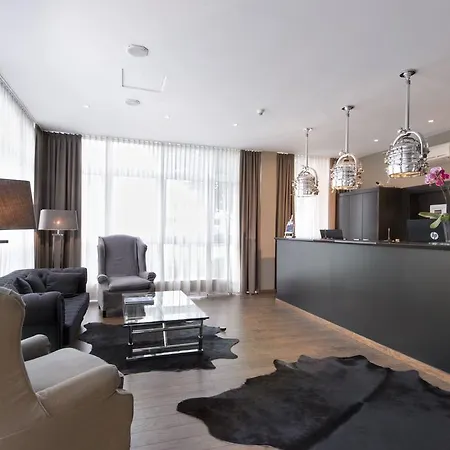 Отель Tryp By Wyndham Airport 3*
