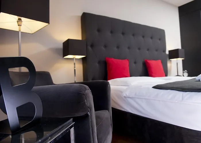 Tryp By Wyndham Airport Hotell